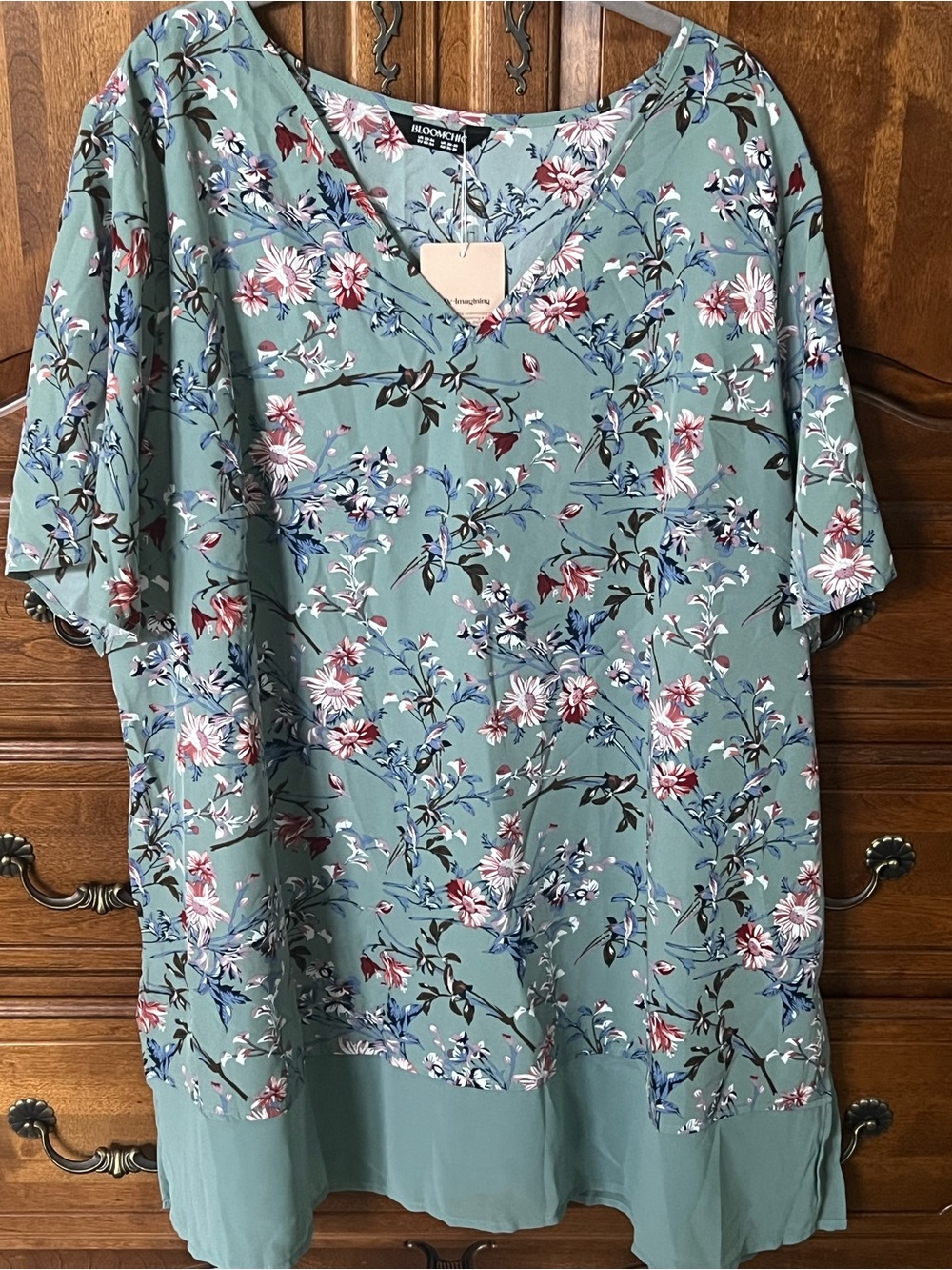 BloomChic Green Pink Blue Floral V-Neck Tunic Plus 22/24